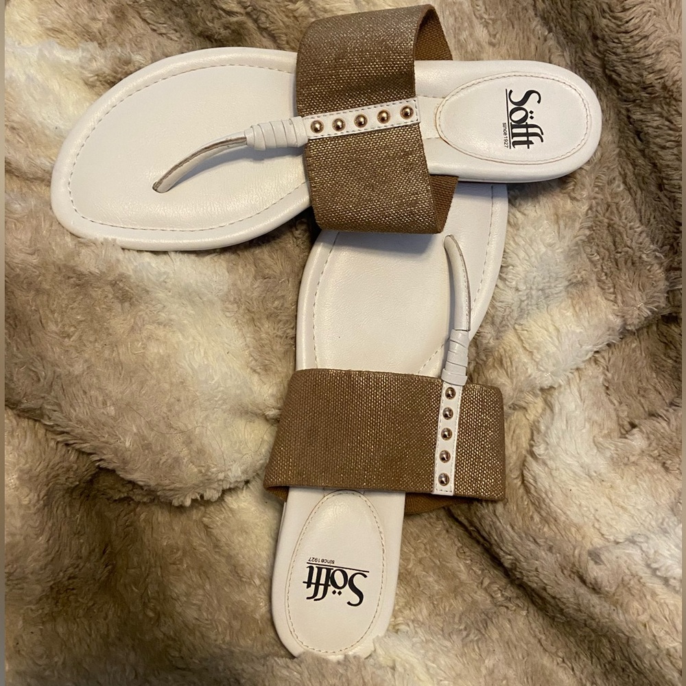 *3/$25* Sofft White and Gold Thong Sandals Size 10 - Picture 8 of 9